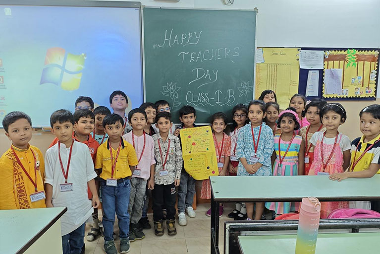 Teachers day class at Best CBSE school in North Kolkata, IGMHS